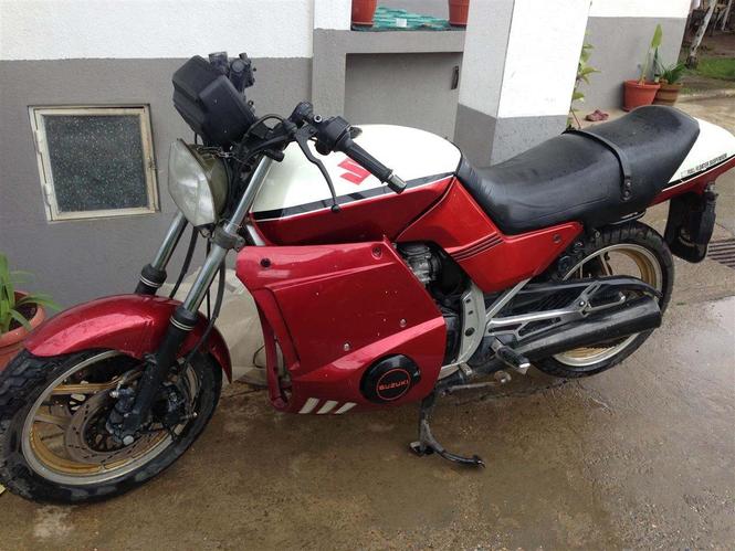 SUZUKI