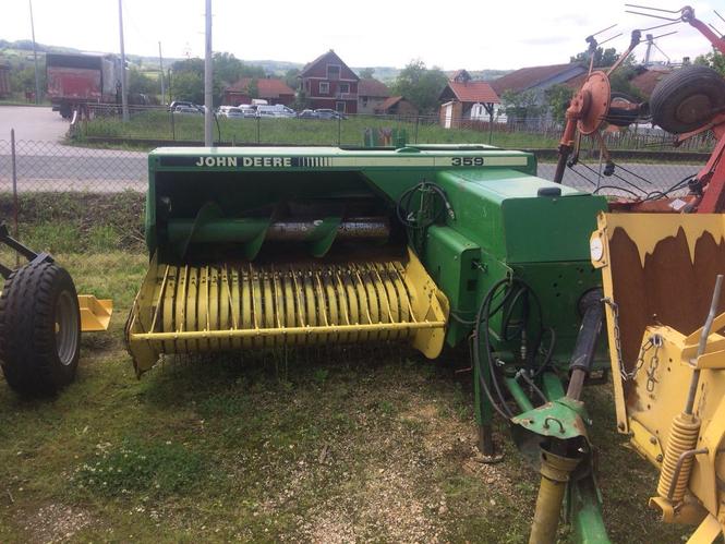 John Deere e shitur