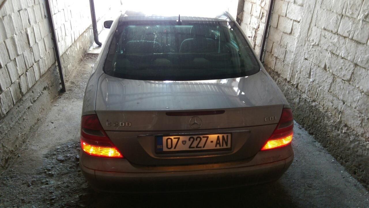 Mercedes-E220