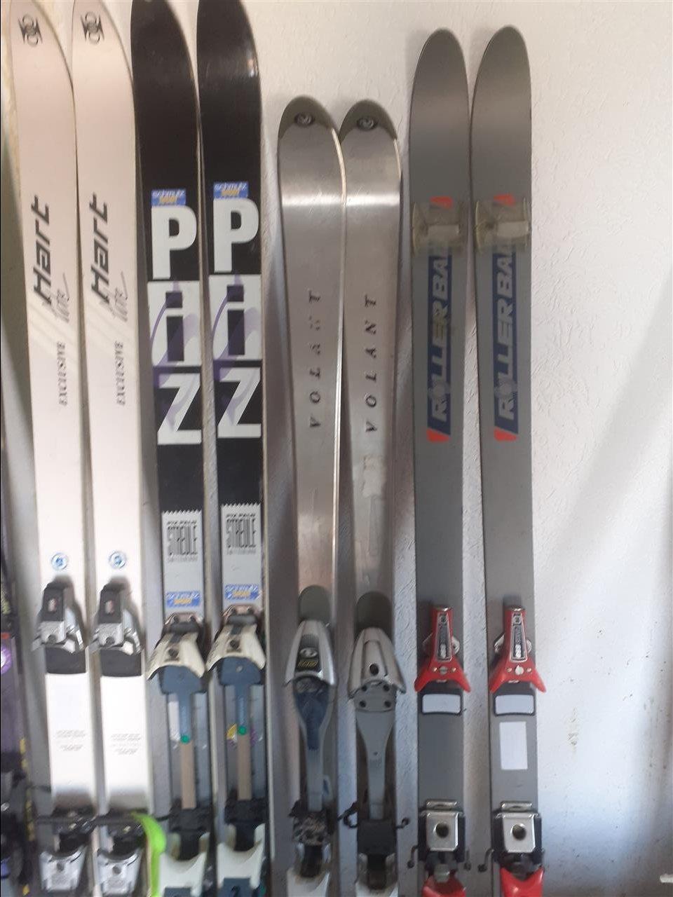 Skija
