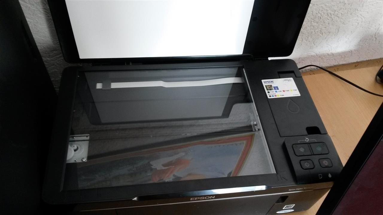 Monitorin-dhe-printerin