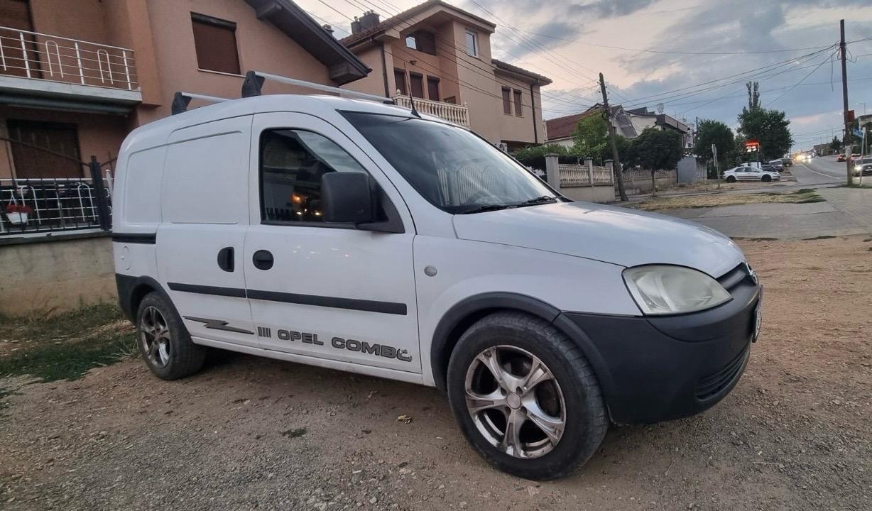 Opel-Combo-2007-1-3-CDTi-125000-km