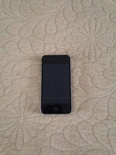 shes iphone 4s 