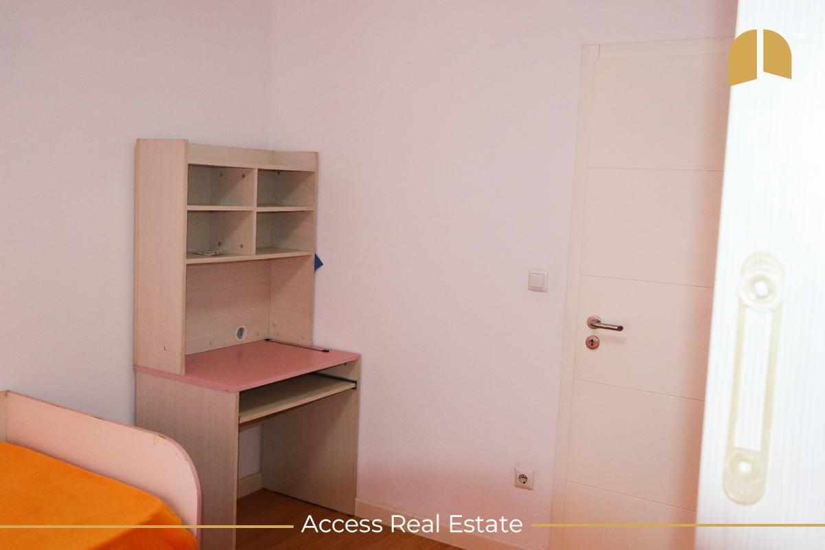 Banesë-me-QIRA---2-dhoma-gjumi-+-garazh---Lagjja-e-Spitalit