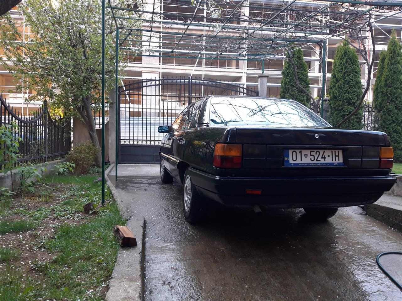 Audi-100