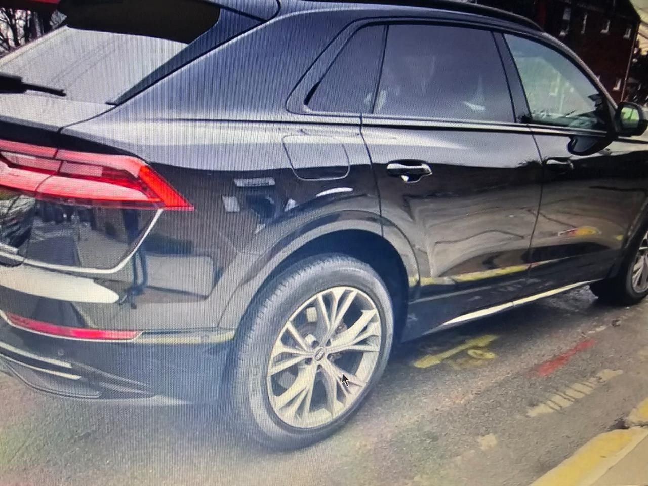 AUDI-Q8-