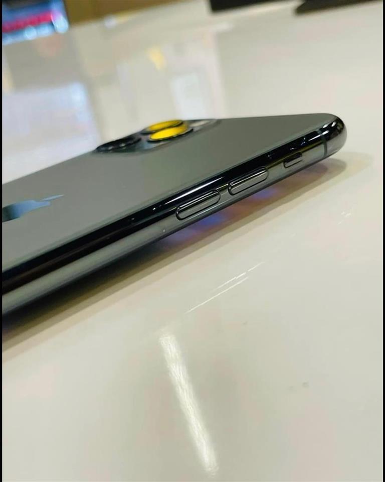 Iphone-11-Pro-----