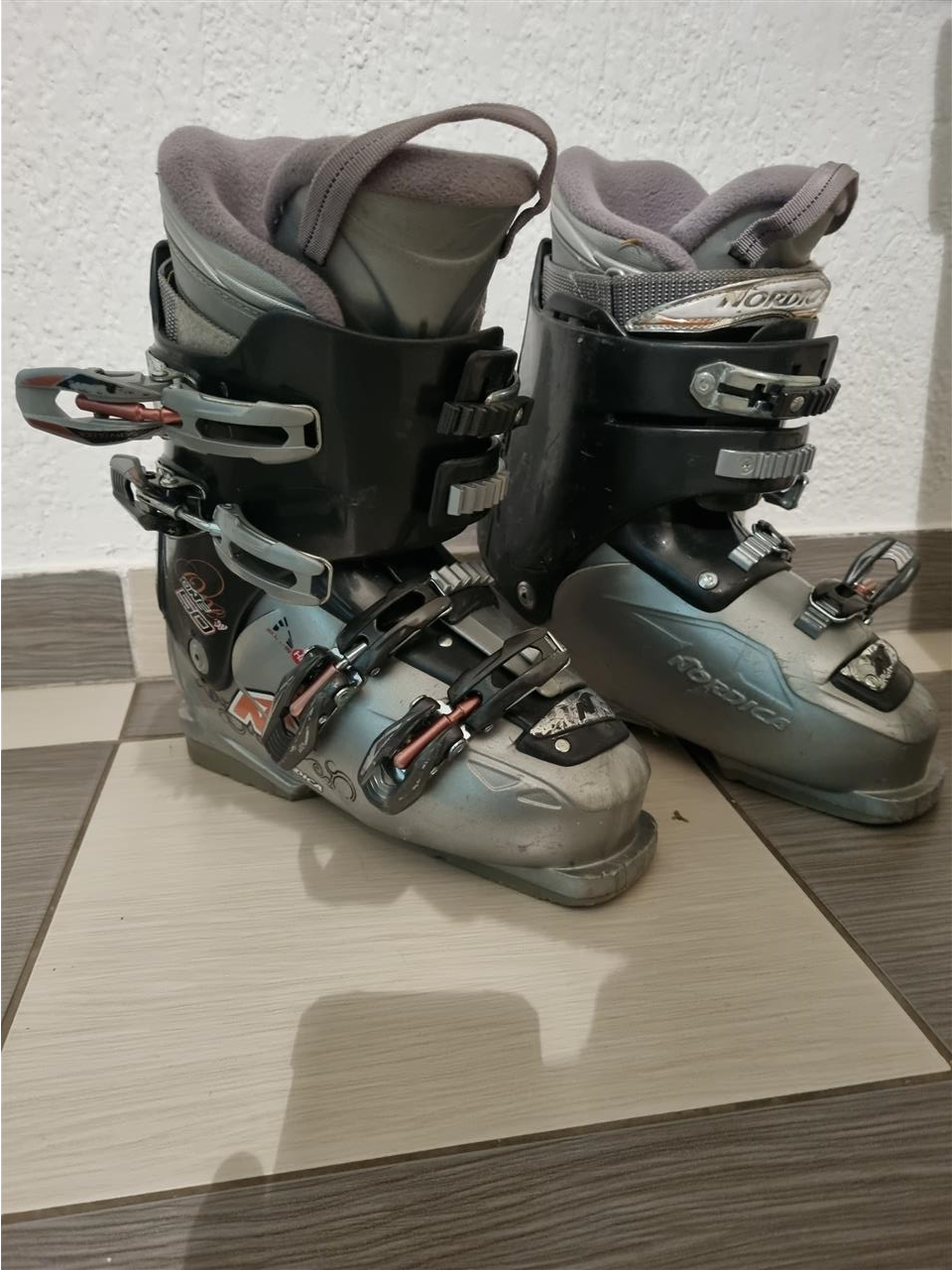 Skija