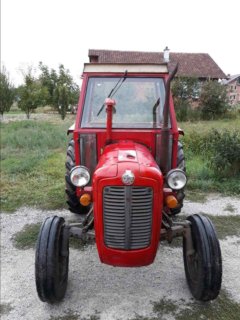 Traktor-Ferguson-539