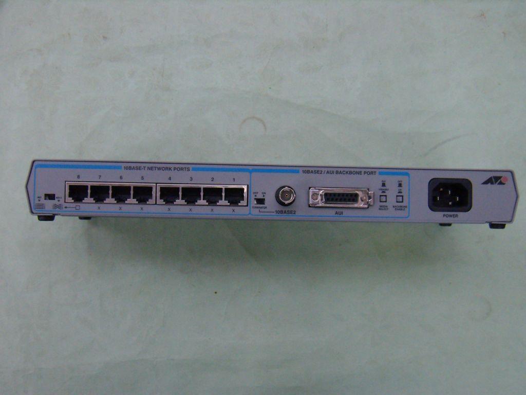 Swich-CentreCOM-MR820TR