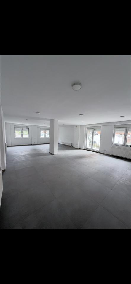 Shitet-banesa-90m2