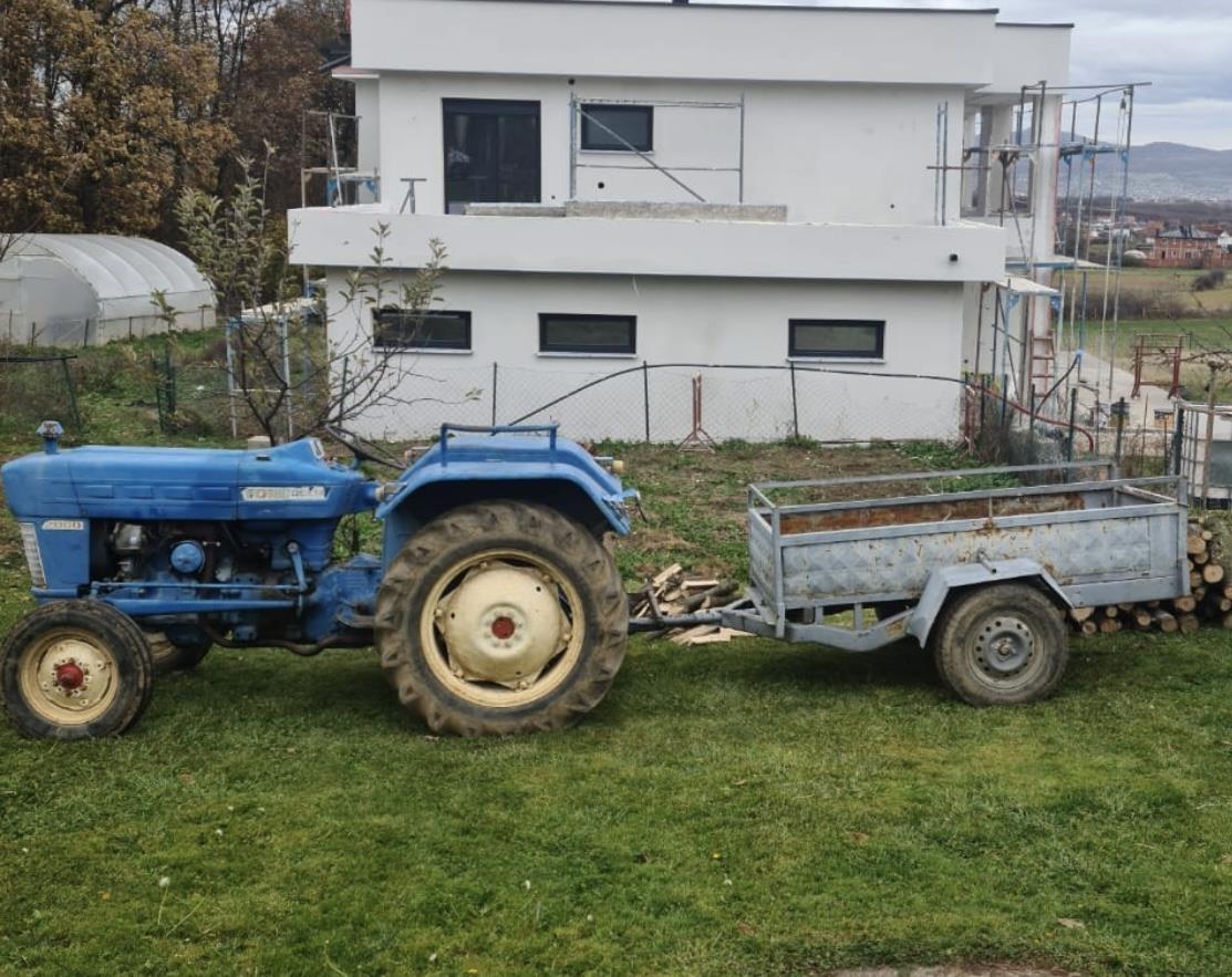 Traktor-Ford-2000