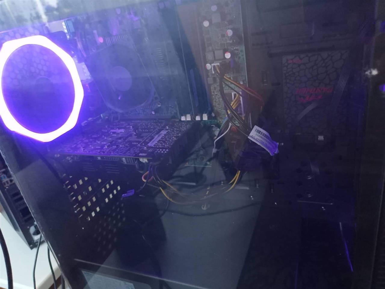 Shitet-pc-gaming-setup