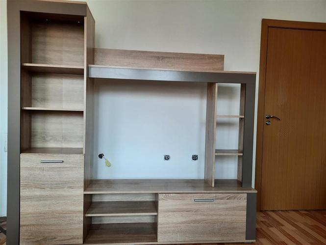 Komod per televizor