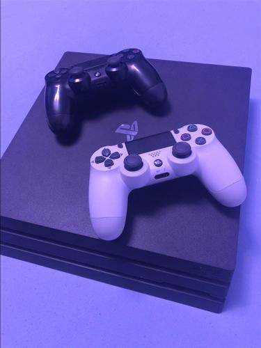 Shitet PS4 Pro 