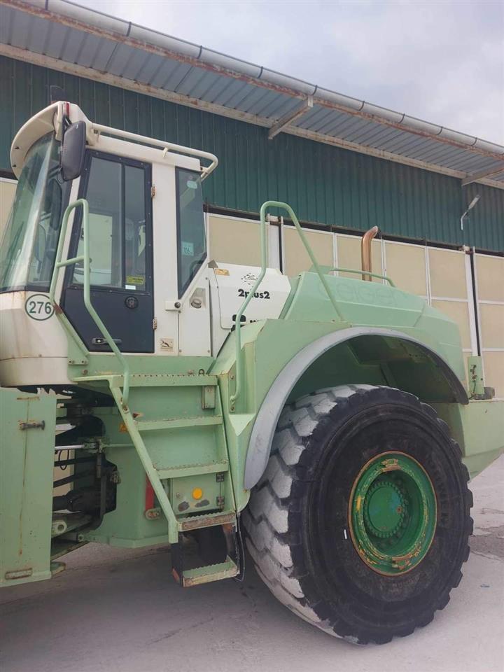 LIEBHERR-574-2PLUS-2-