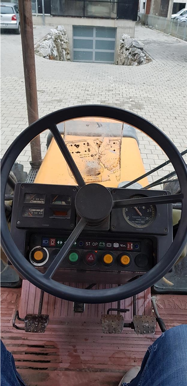 Traktor-Renault-4-4