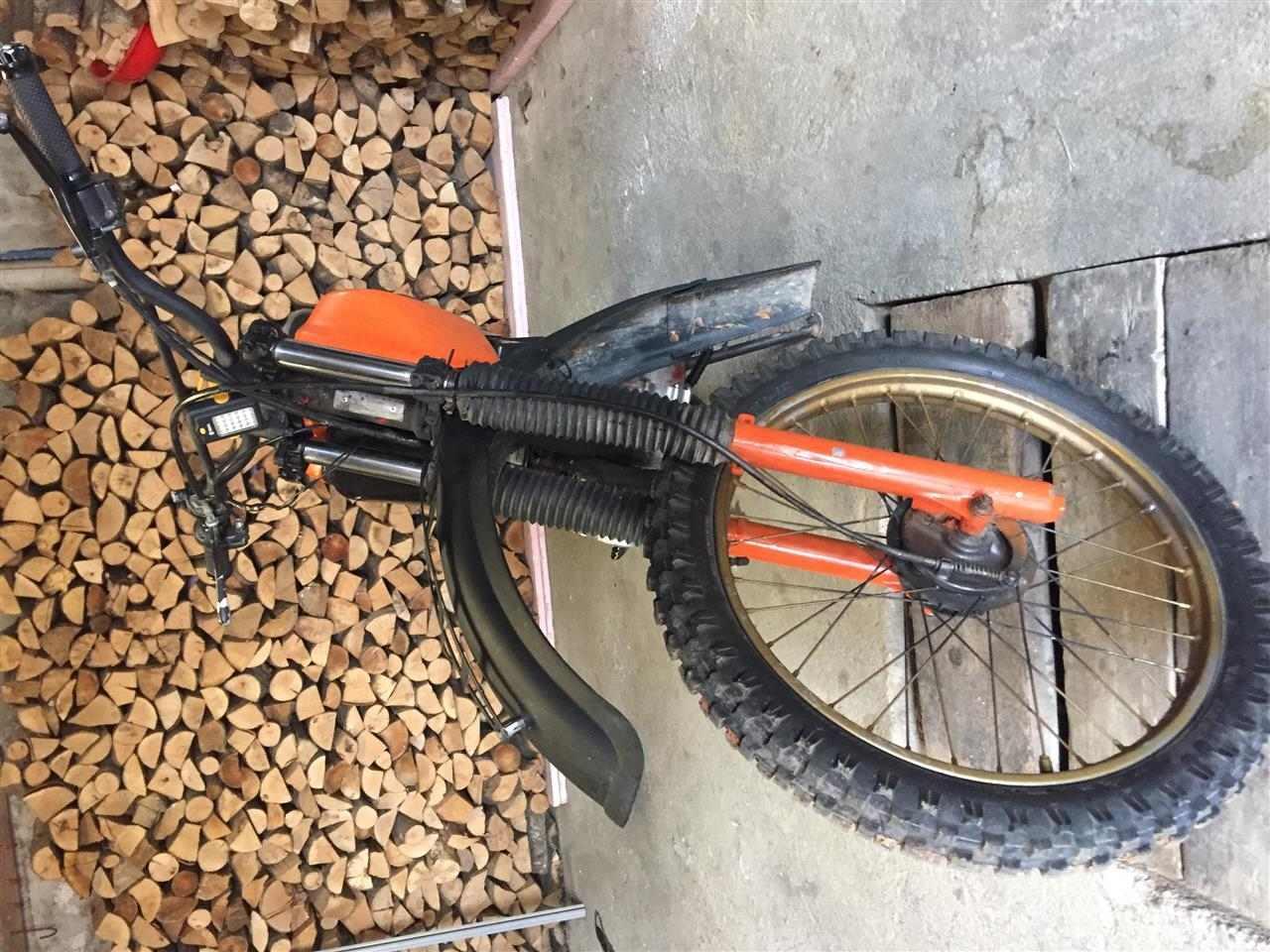 Motor-cross