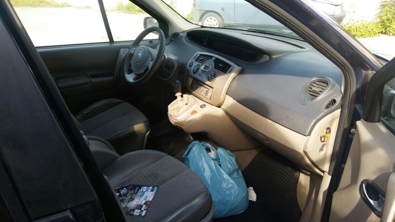 -Renault-scenic