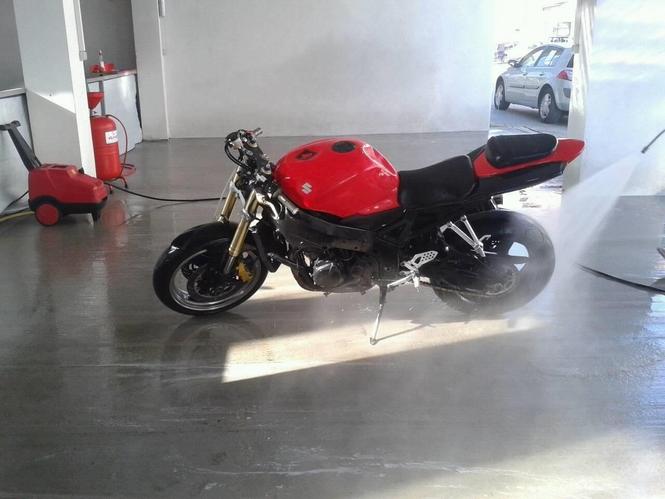 SUZUKI