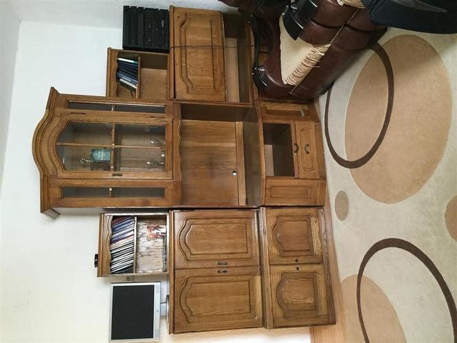 Komode druri per dhome 