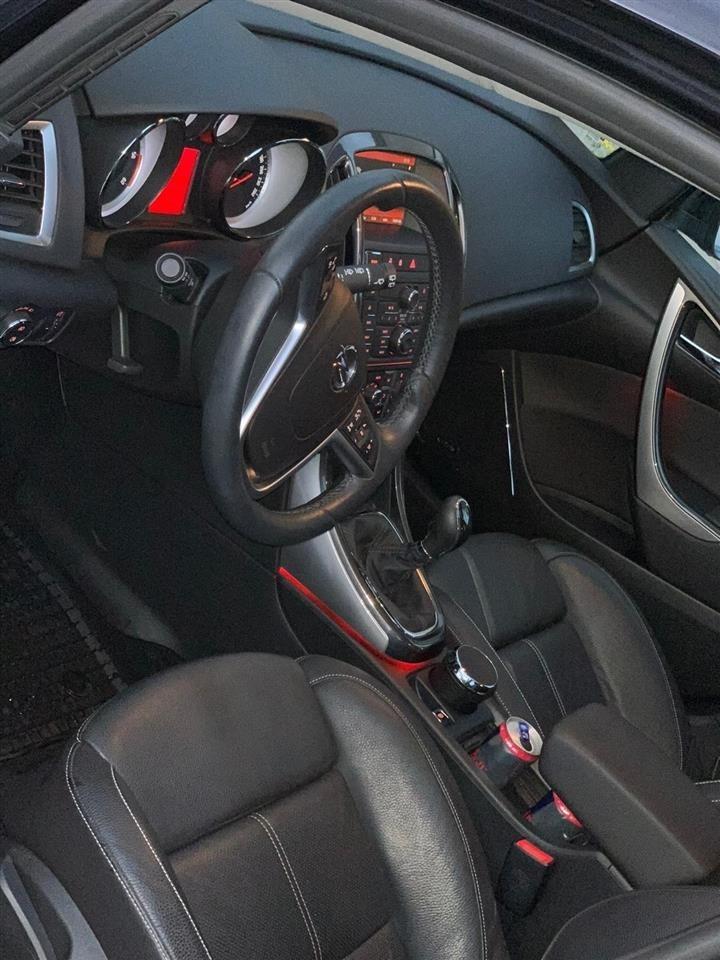 Opel Astra J OPCLine 2014 Shtime