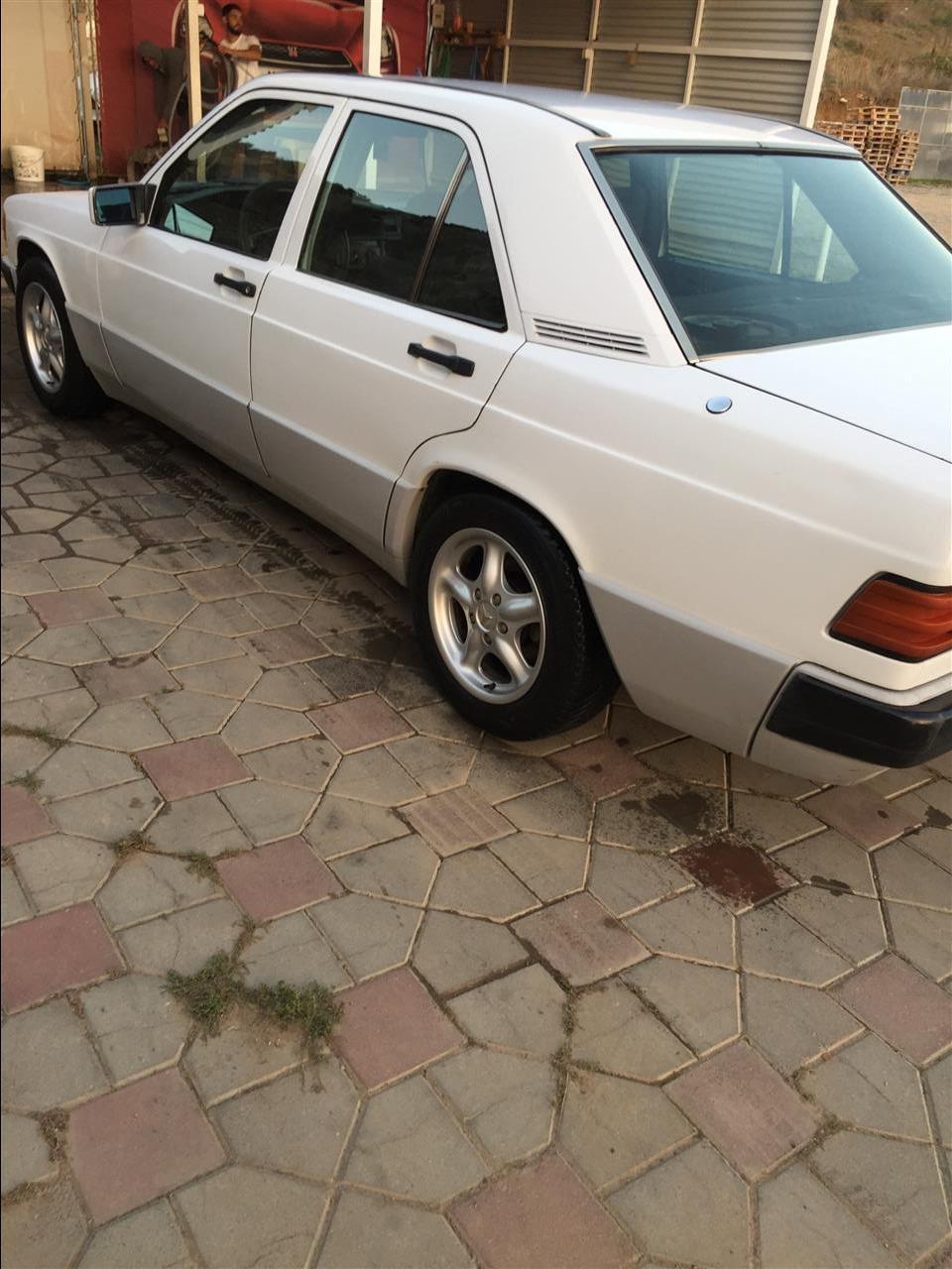 Mercedes-190-D-93
