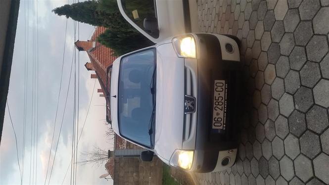 Peugeot Partner (1600 m3)