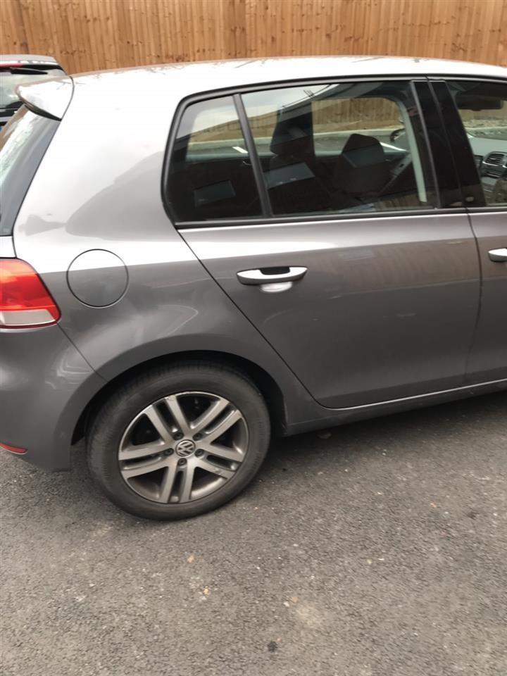 VW-Golf-6-anglez
