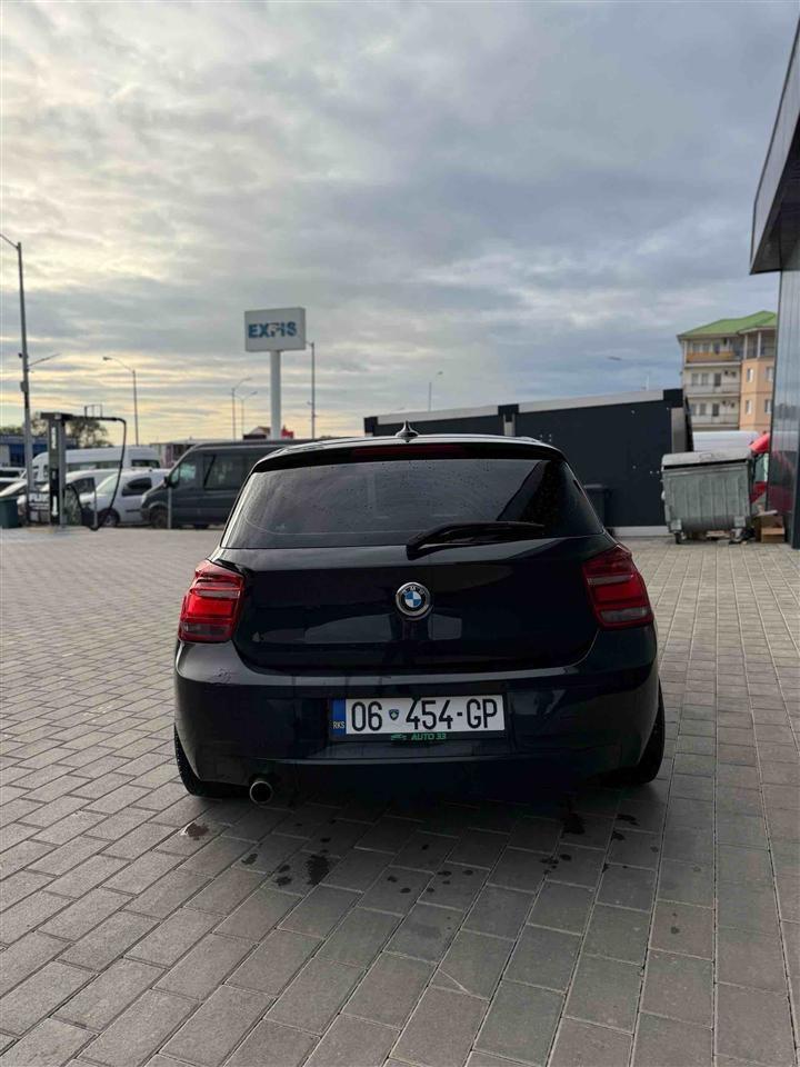 BMW--2-0--2012