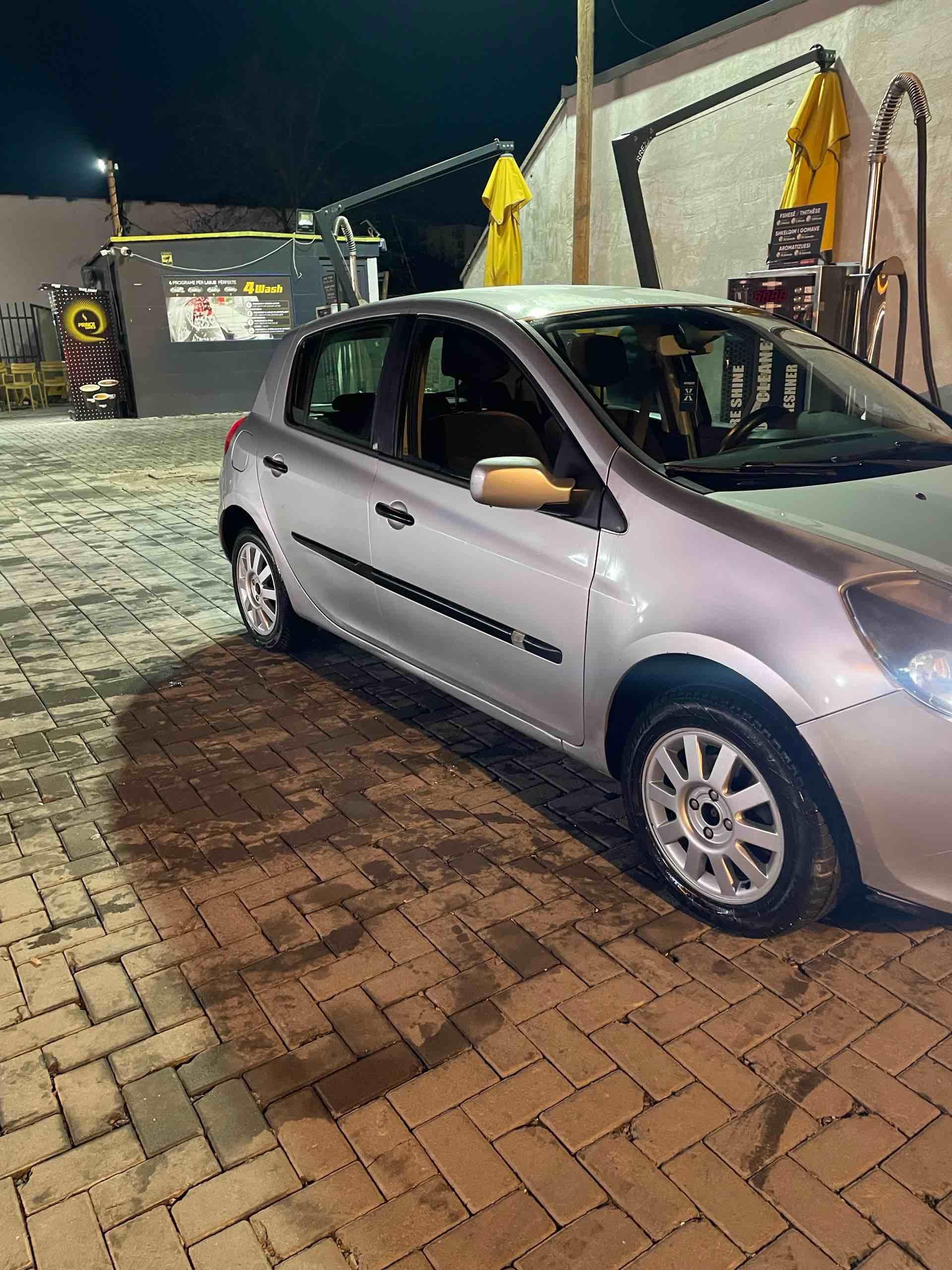 Shitet-Renault-Clio-2006-1-6-Benzin