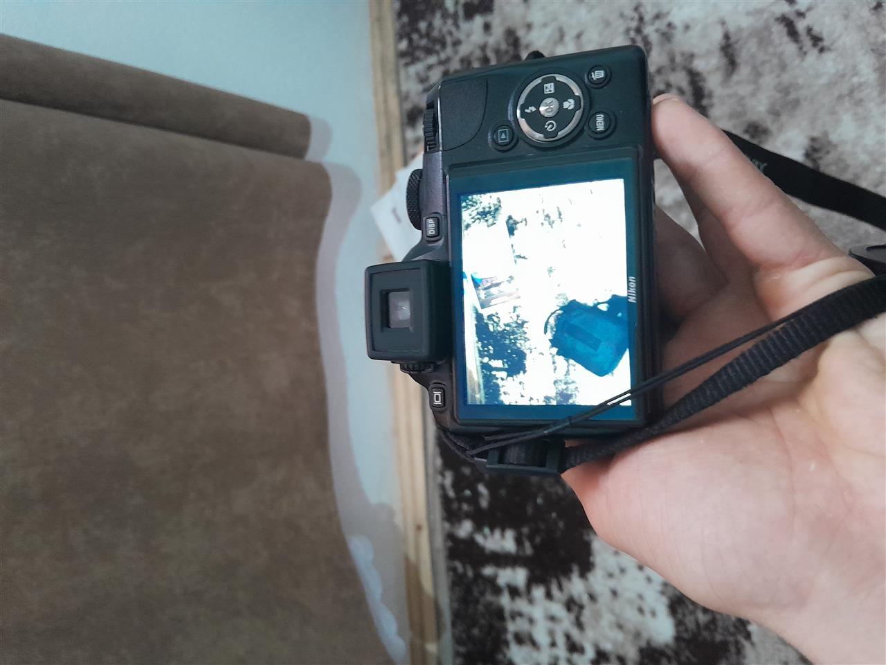 Shitet-Nikon-