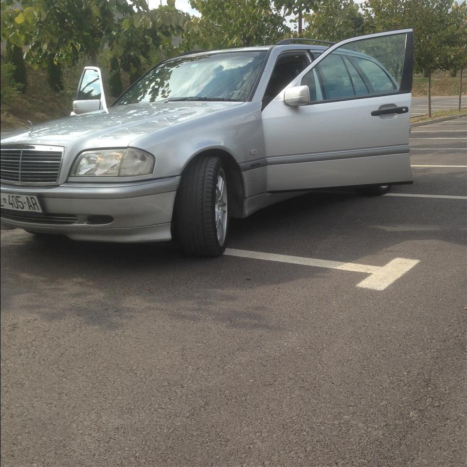 Mercedess-benz-C220