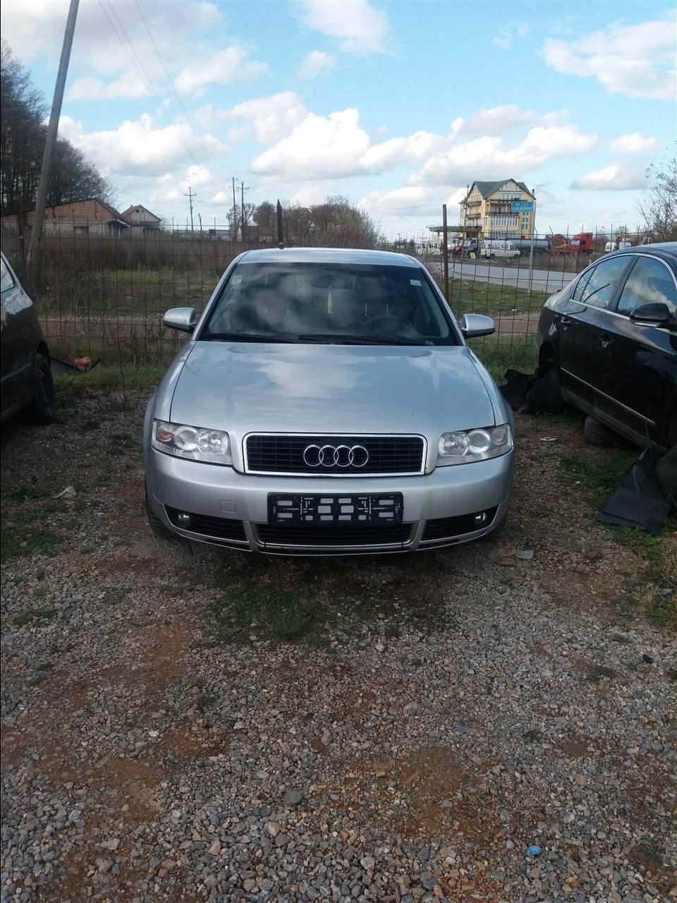 AUDI-a4--2002-per-pjesee