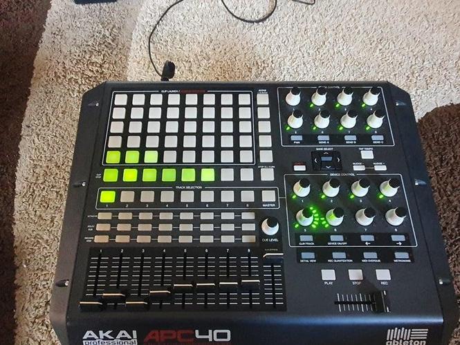 AKAI APC 40