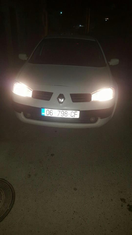 Renault-Megane--03-