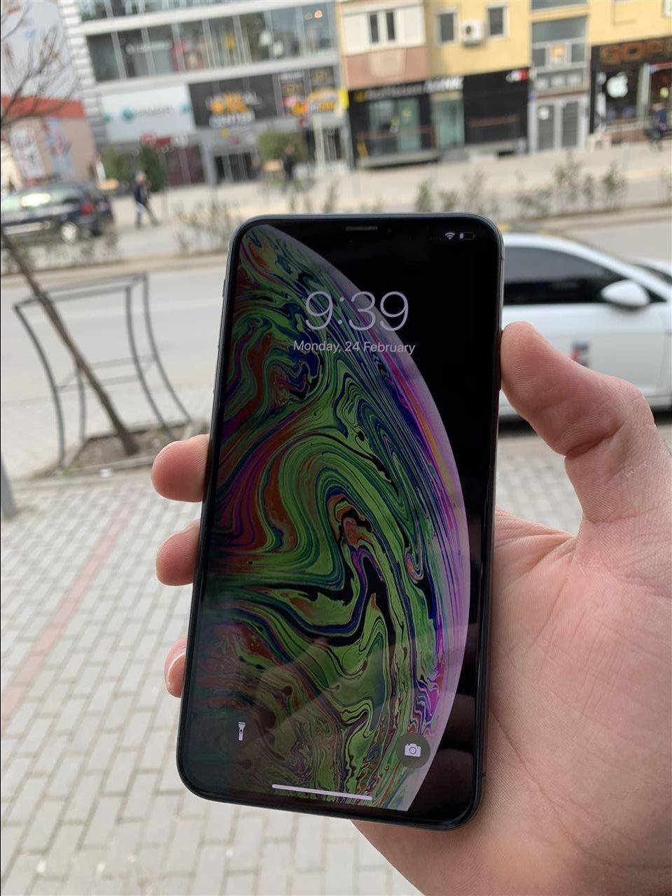 iPhone-XS-Max-