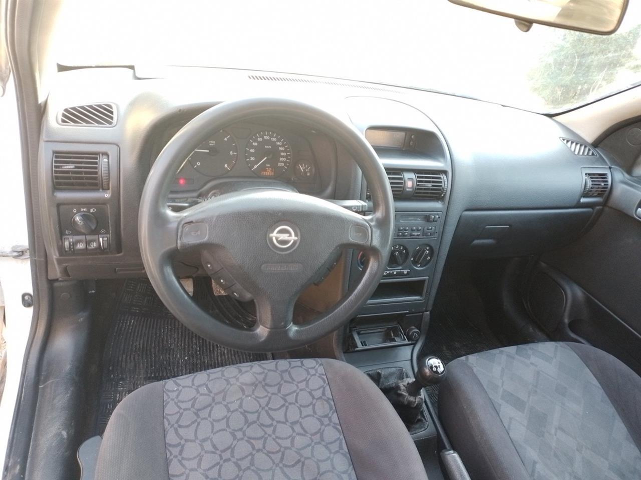 Opel-Astra