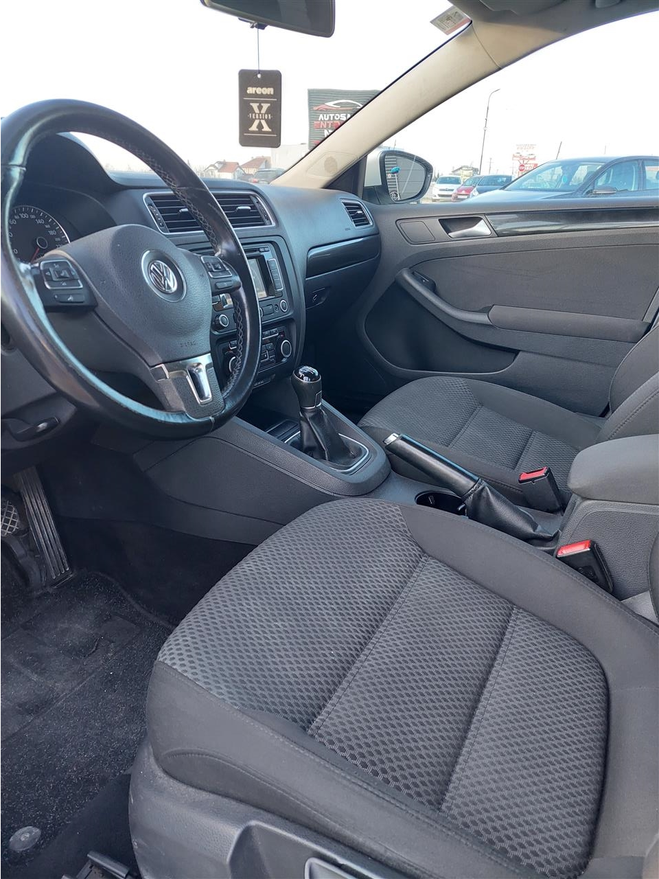 VW-JETTA-