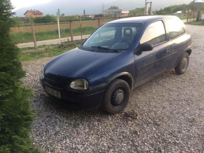 Opel Corsa benzin 