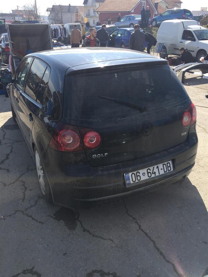 VW-Golf--5
