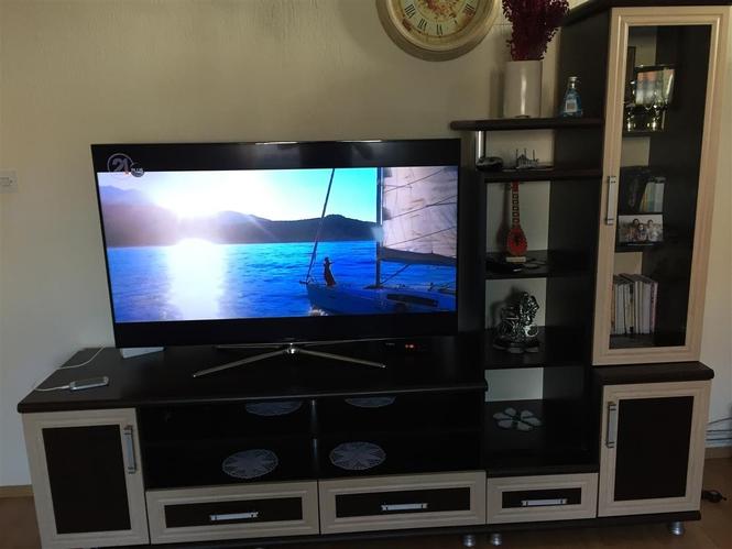 Komodë tv