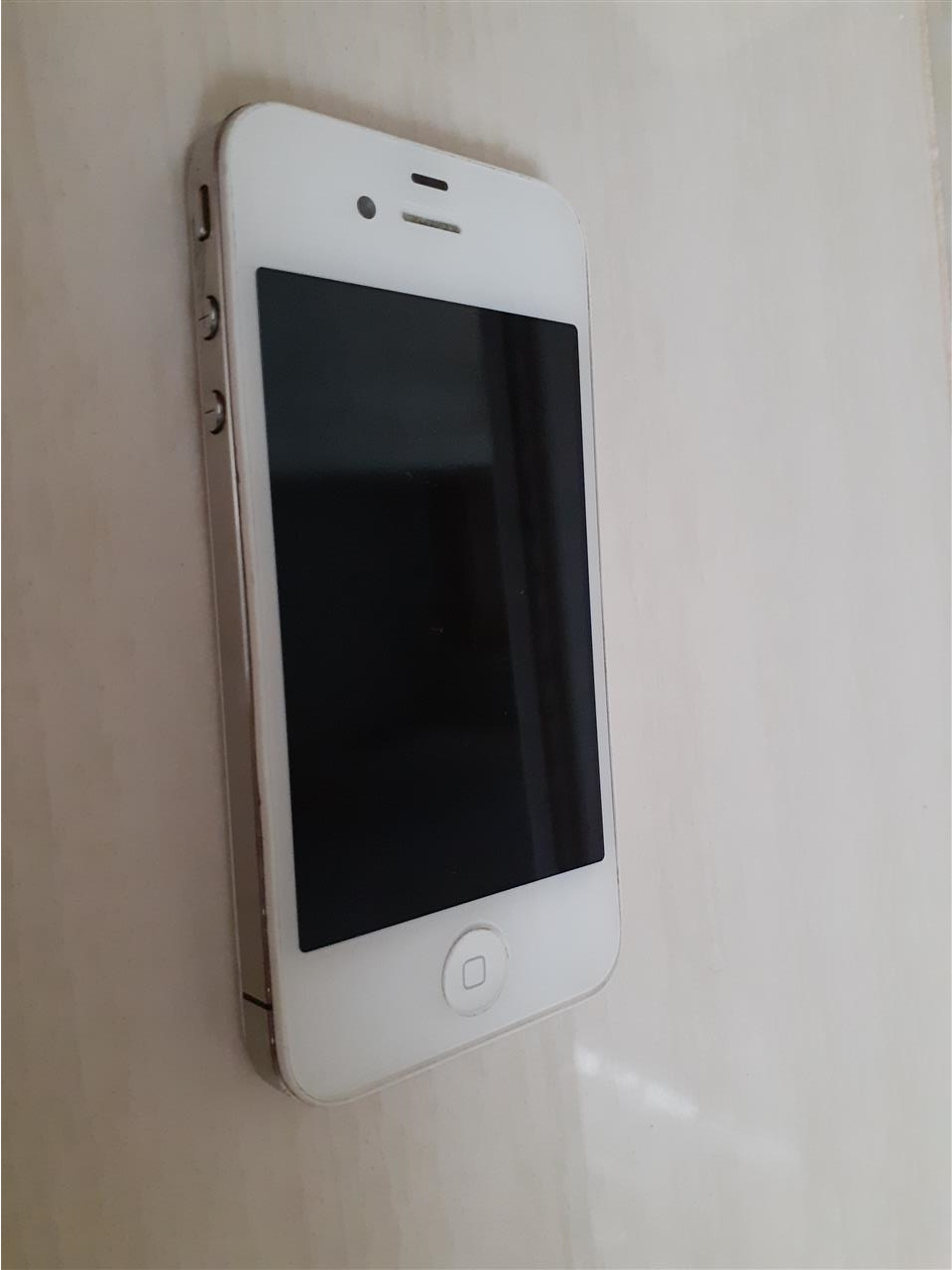 Shes-iphon-4-