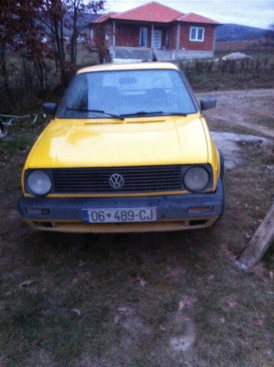 VW-Golf--86