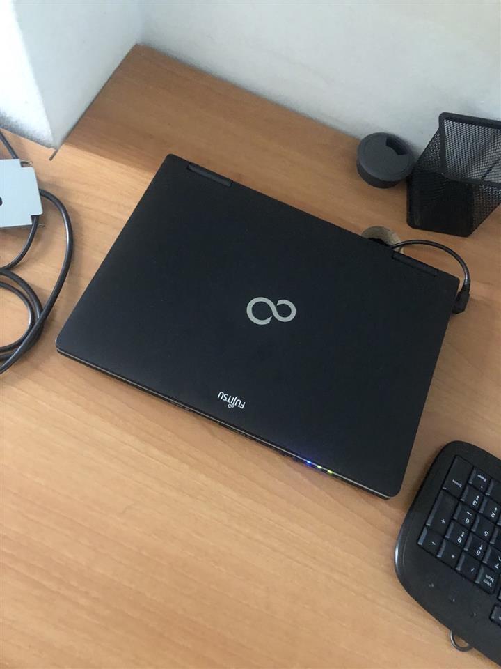 LAPTOP-