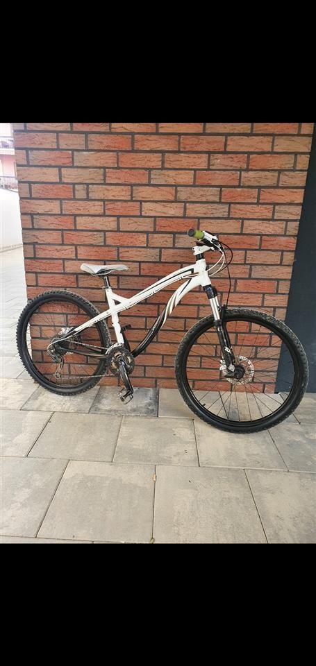 BICIKLETA-SPECIALIZED-