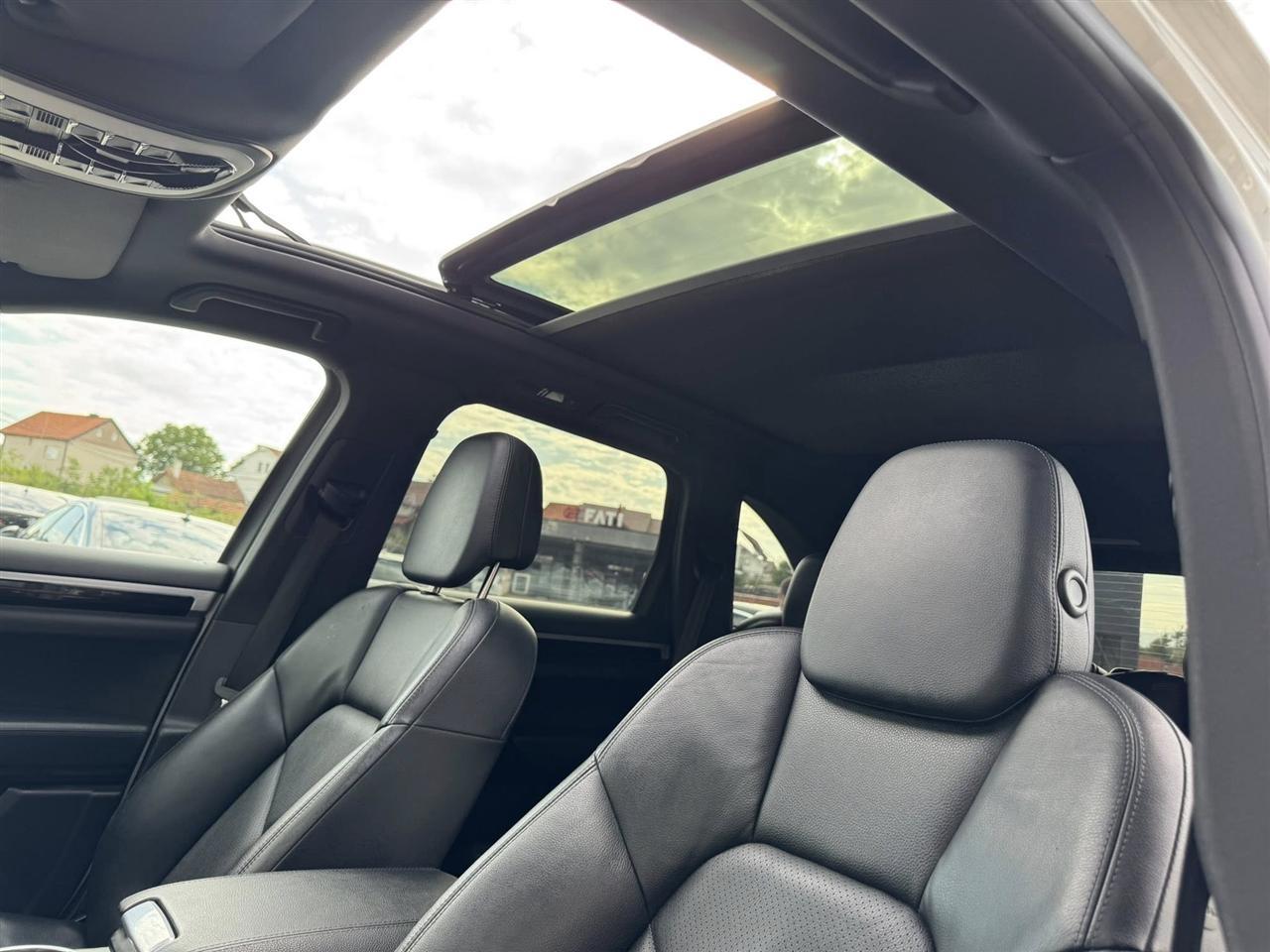 PORCHE-CAYENNE-3-0-D-VITI-2016