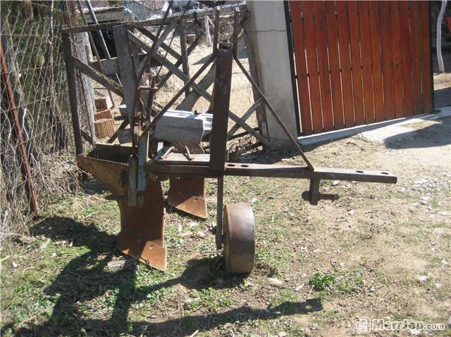 Pllug-per-ferguson-539