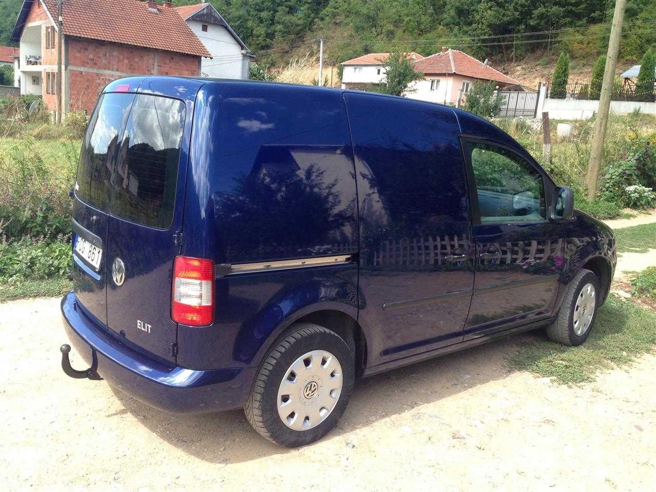 VW-Caddy--07-