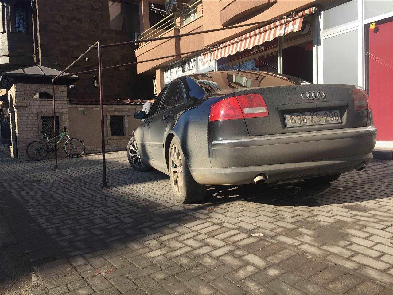 Audi-A8--06